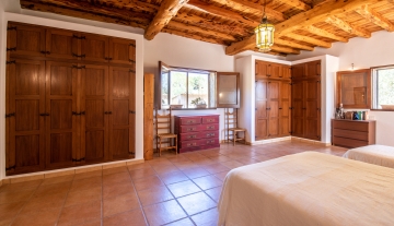 Resa Estate finc for sale Ibiza santa gertrudis te koop spanje masterbedroom 3.jpg